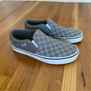 Vans gray checkered slip on size men’s 7 (EUR 39) very good used condition 🩶